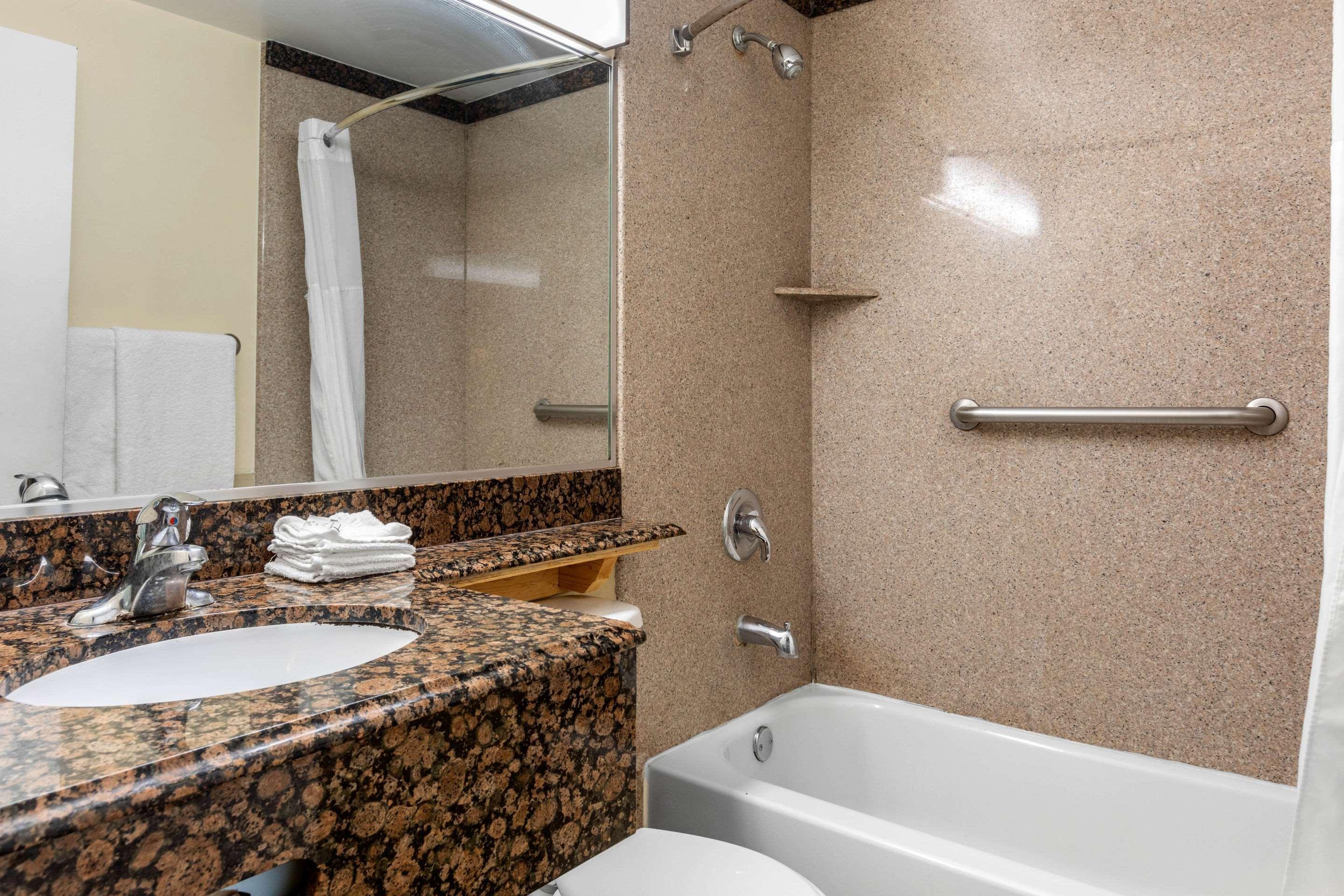 Quality Inn Lomita-Los Angeles South Bay Esterno foto